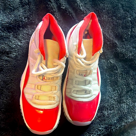 5y jordans - Picture 4 of 4